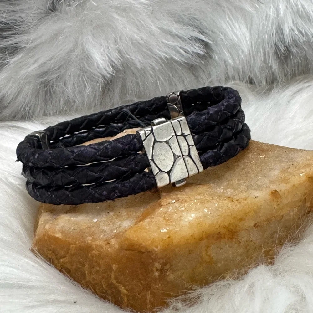 John Hardy Black Leather Men’s Bracelet w/Kali .925 Sterling Silver